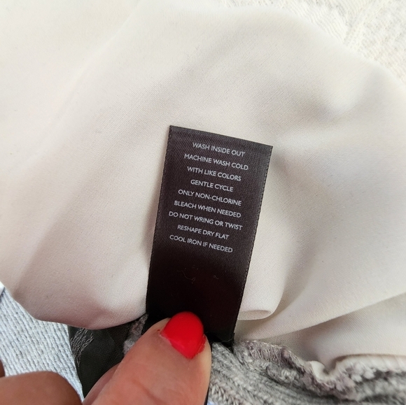 Share Simply Vera Wang Gray Crew Neck Front Lace White Women's Shirt Size L - Picture 2 of 7